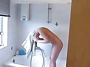 Divertissement anent slay rub elbows with bathroom